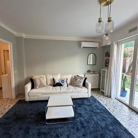 Apartment T2 With Garden And Parking Cannes