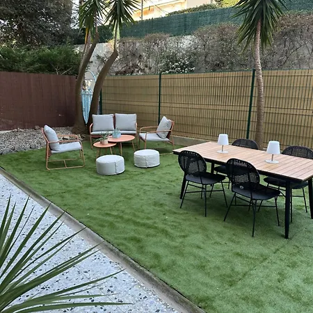 T2 With Garden And Parking